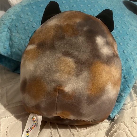 Ballistic the bulldog squishmellow - Picture 5 of 5